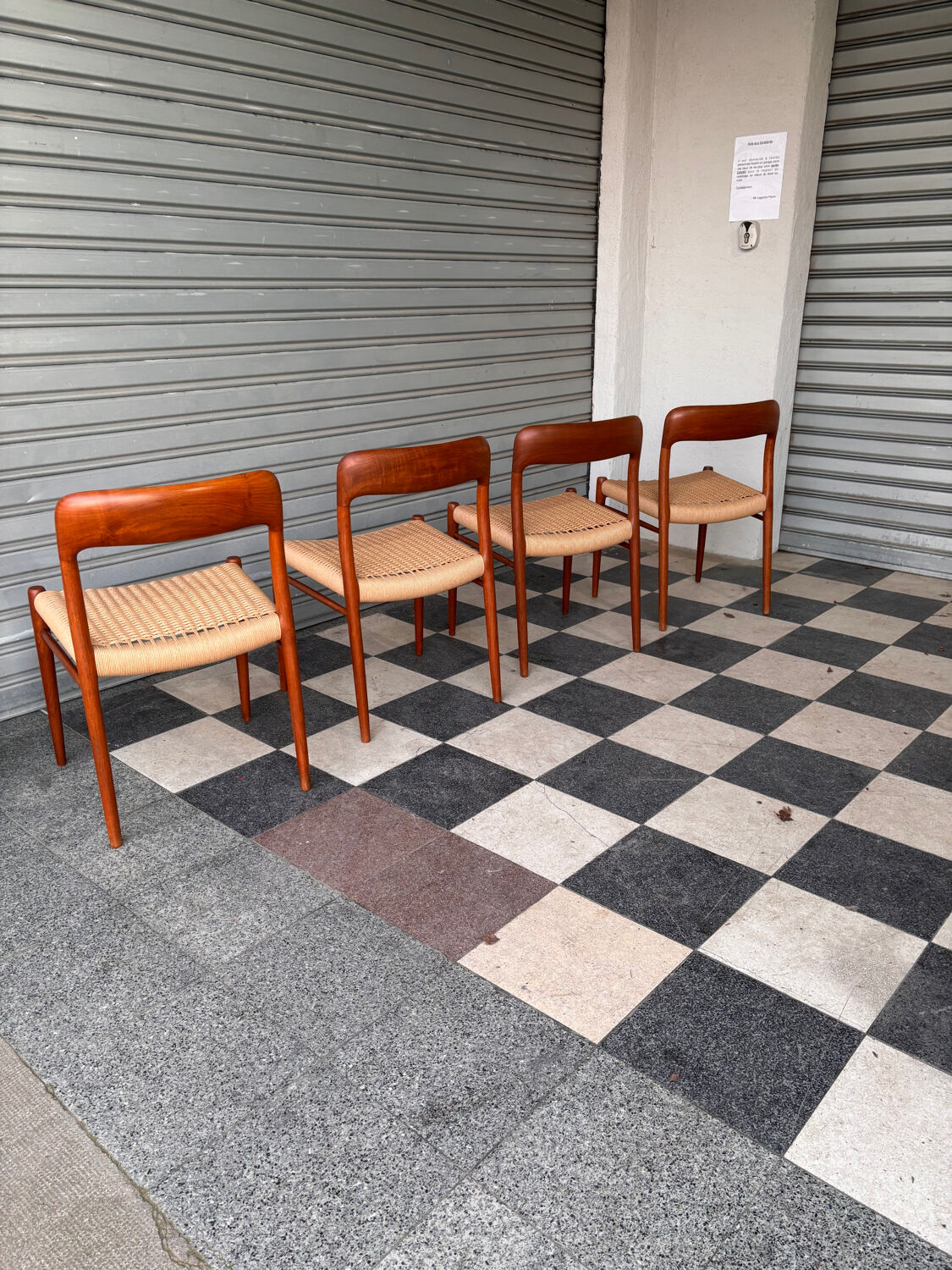 Moller 75 chairs