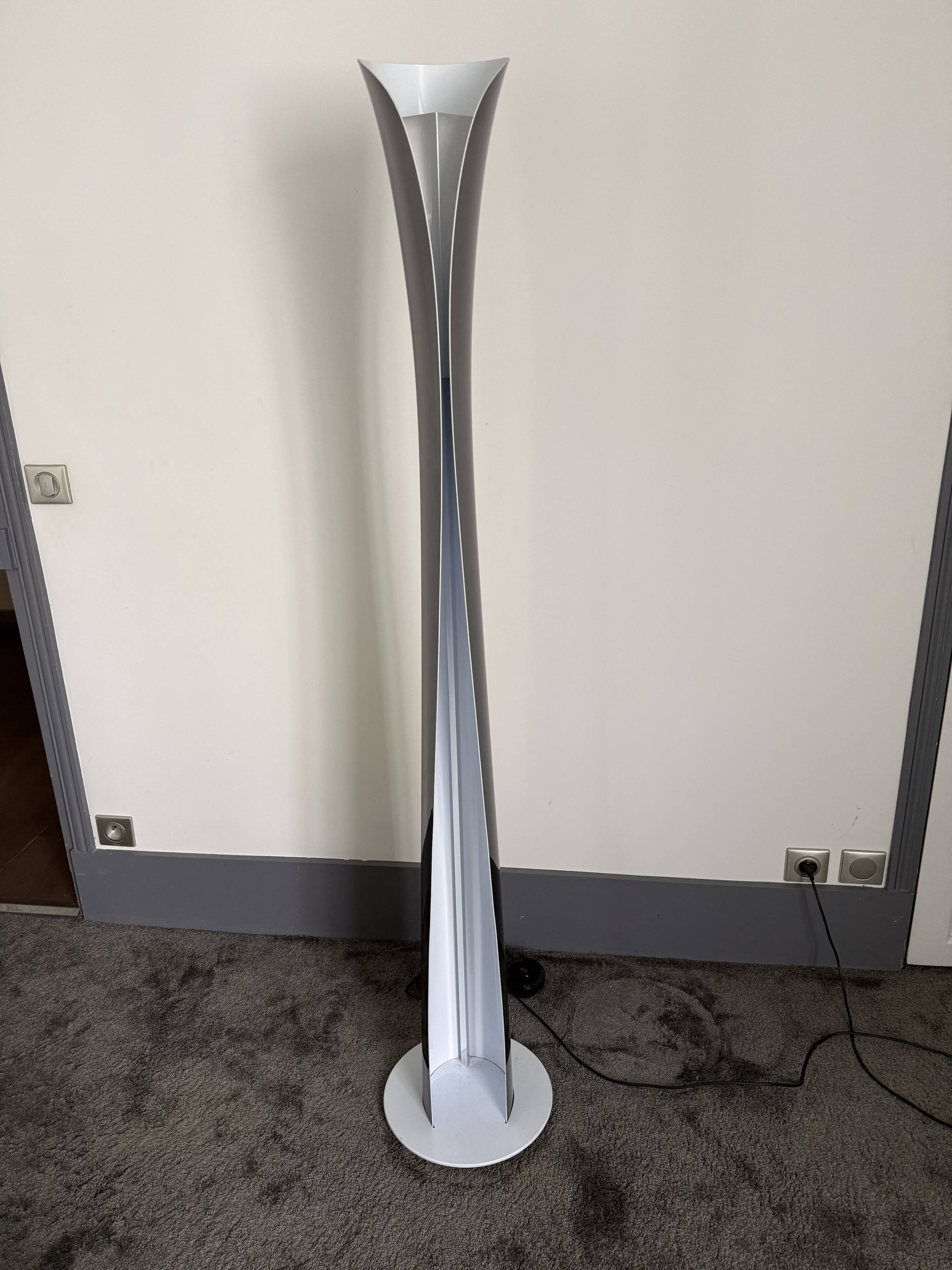 Cadmo black floor lamp