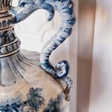 Large Spanish vase in Talavera style, hand-painted, adorned with a landscape.