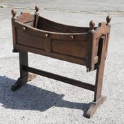 Berceau ancien jardinière