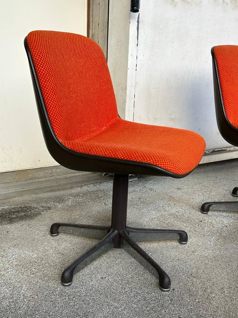 Charles Pollock (1902-1988) Series Of Six Comforto Edition Chairs Circa 1970