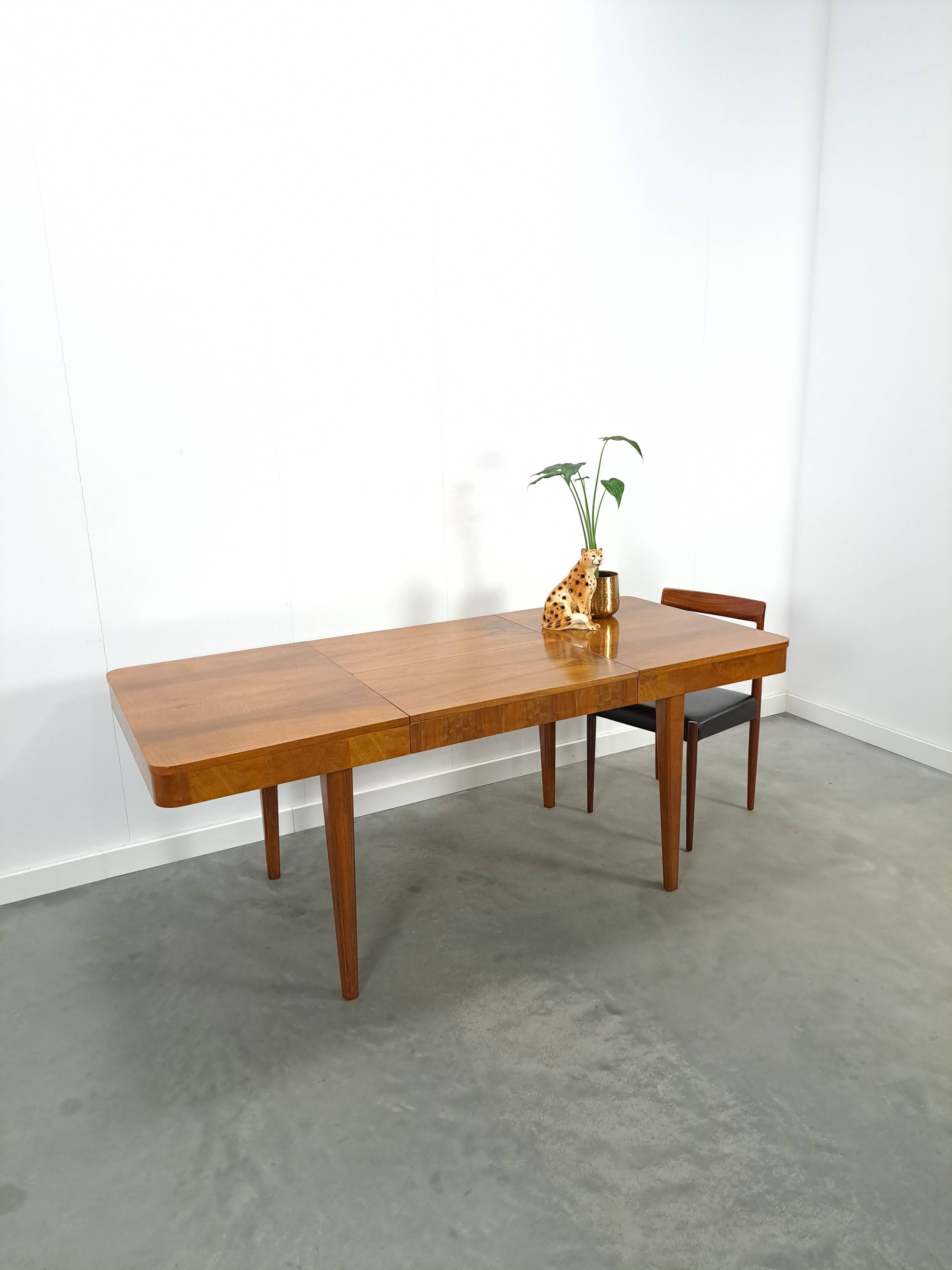 Table de salle à manger extensible design vintage Halabala