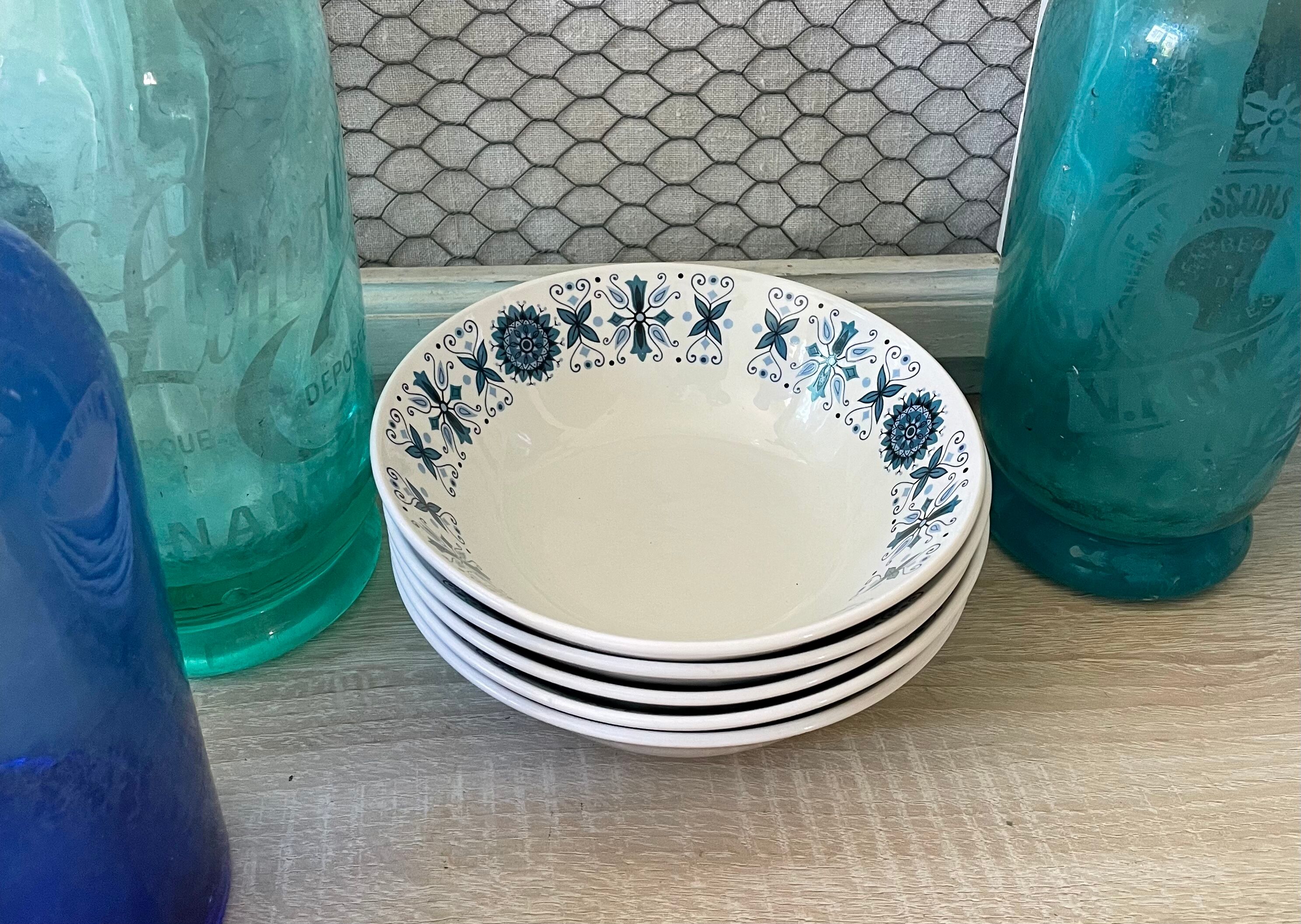 5 vintage Villeroy & Boch bowls