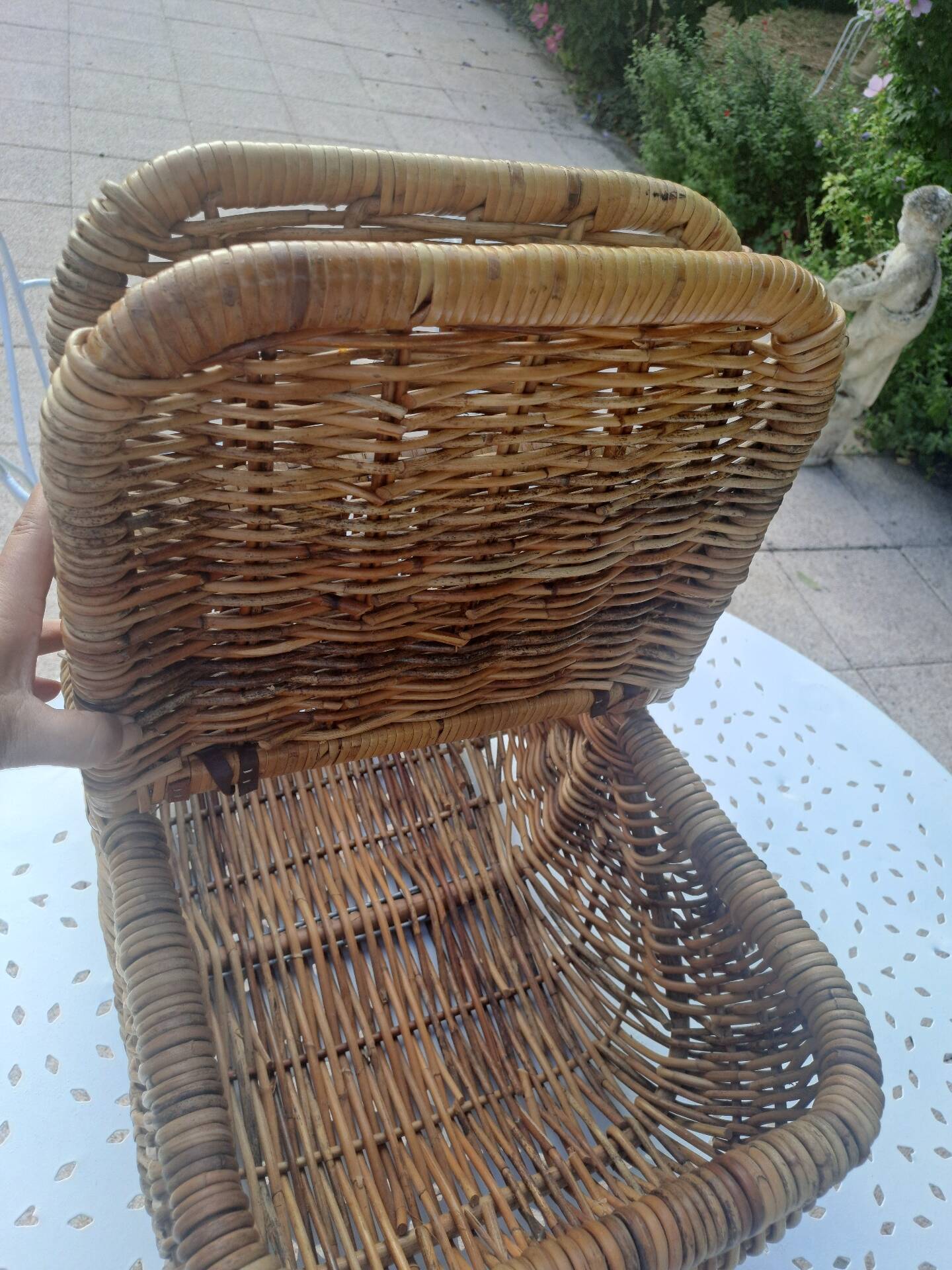 Wicker picnic basket