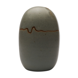 ovoid box in stoneware and cracked celadon varnish