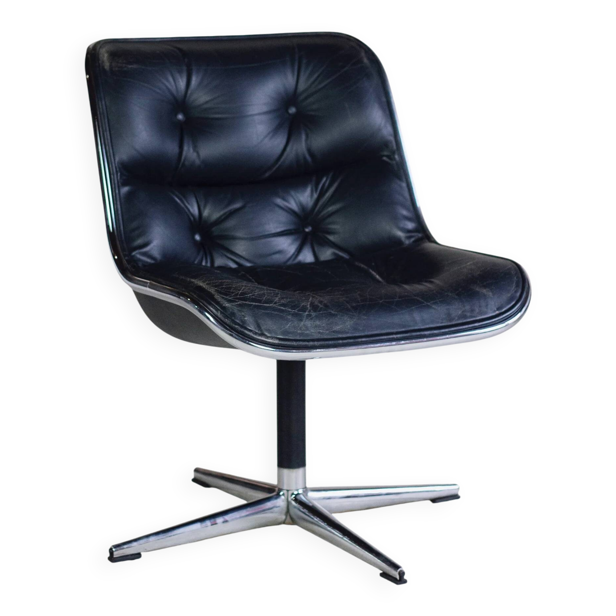 Black leather office chair by Charles Pollock for Knoll