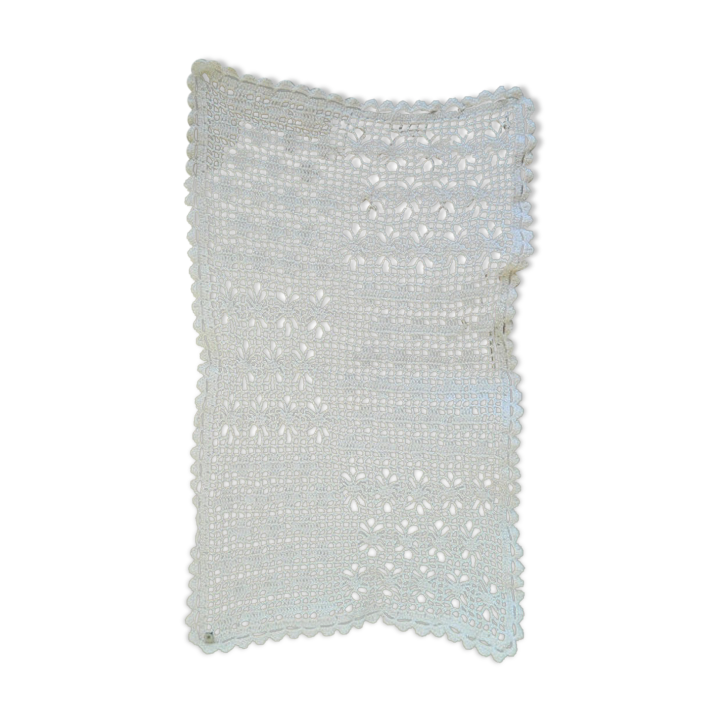 White cotton placemat and handmade lace