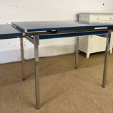 Formica table with extensions