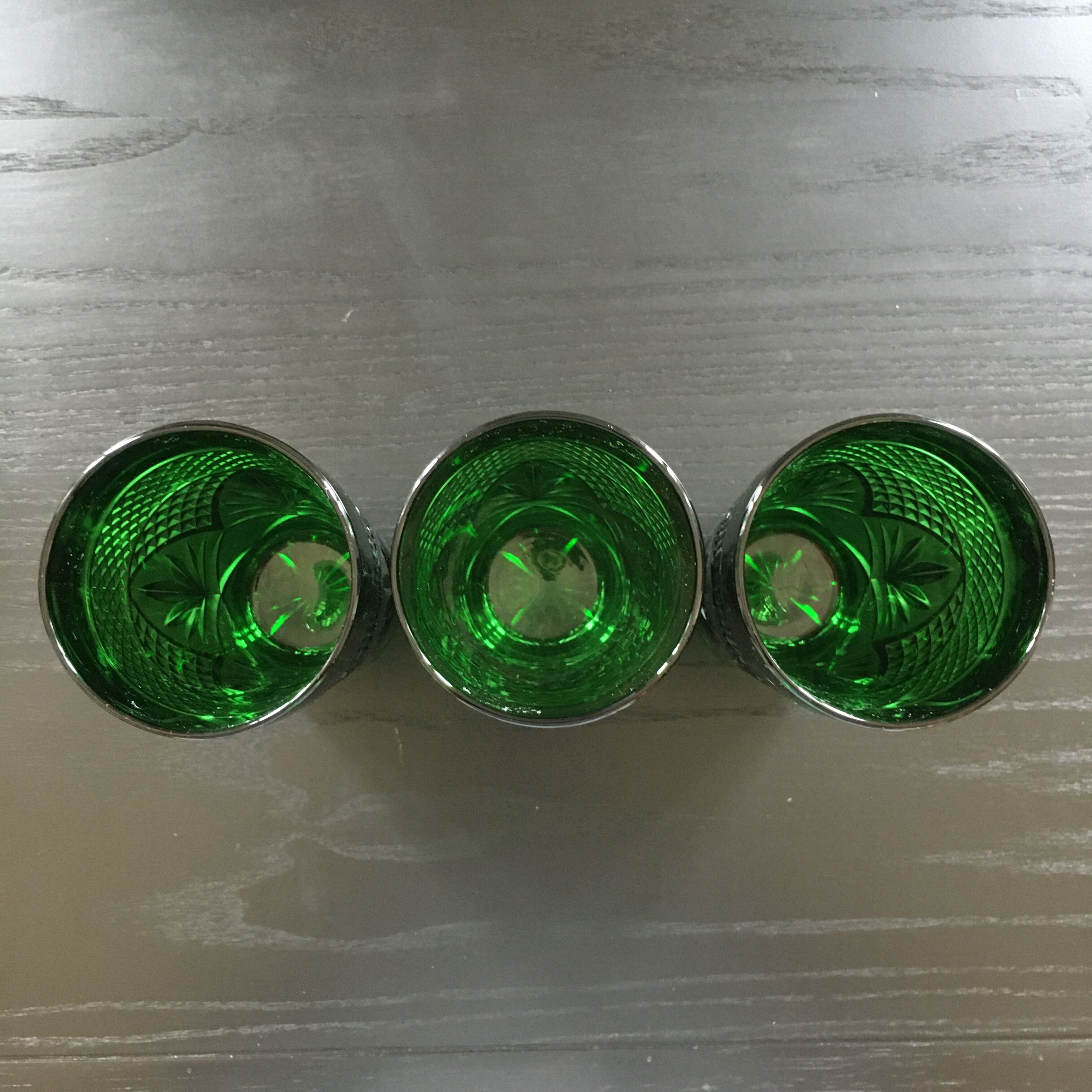 Set 3 glasses green bottle