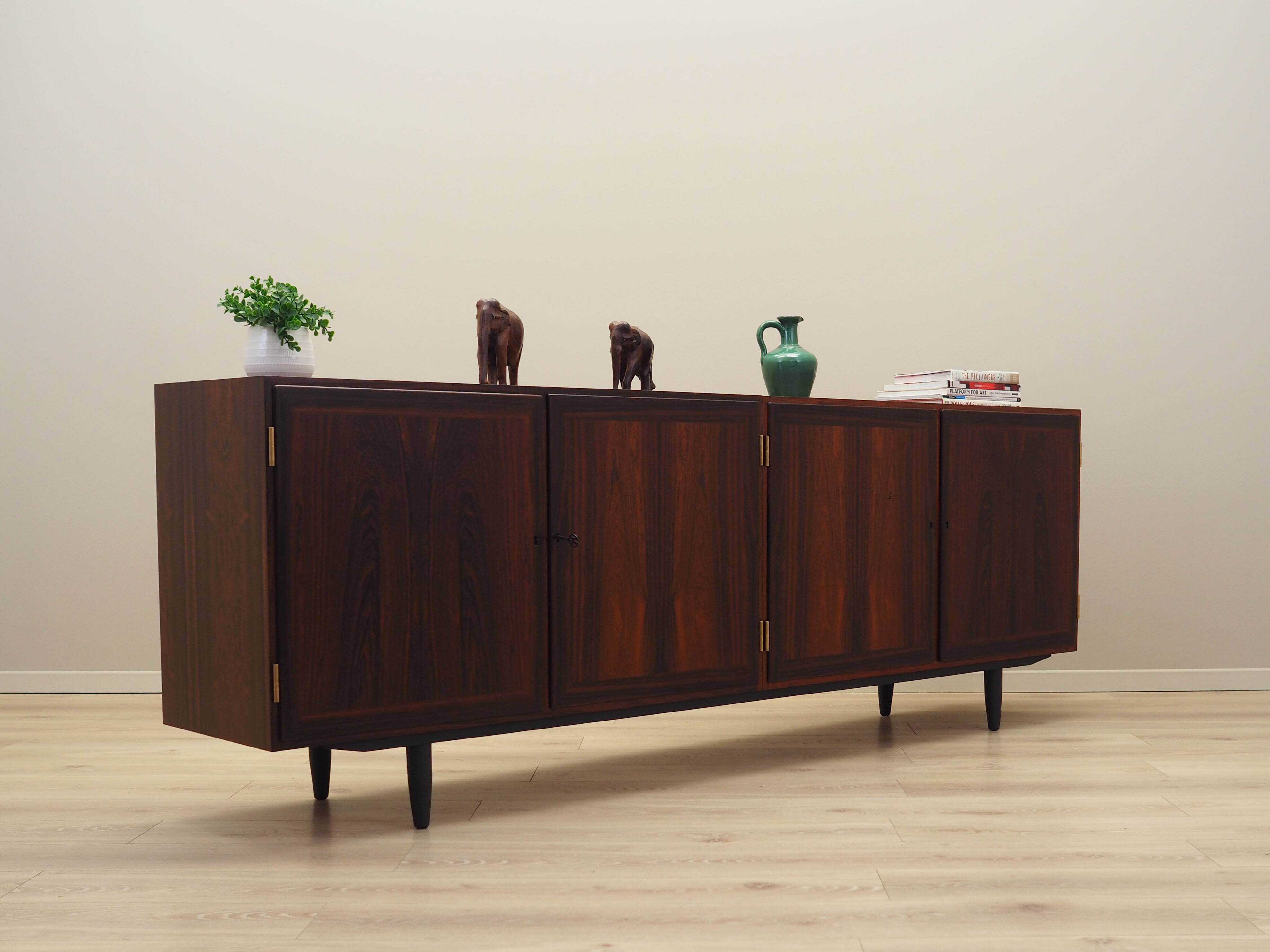 Enfilade en palissandre, design danois, années 1970, designer : Carlo Jensen, production : Hundevad