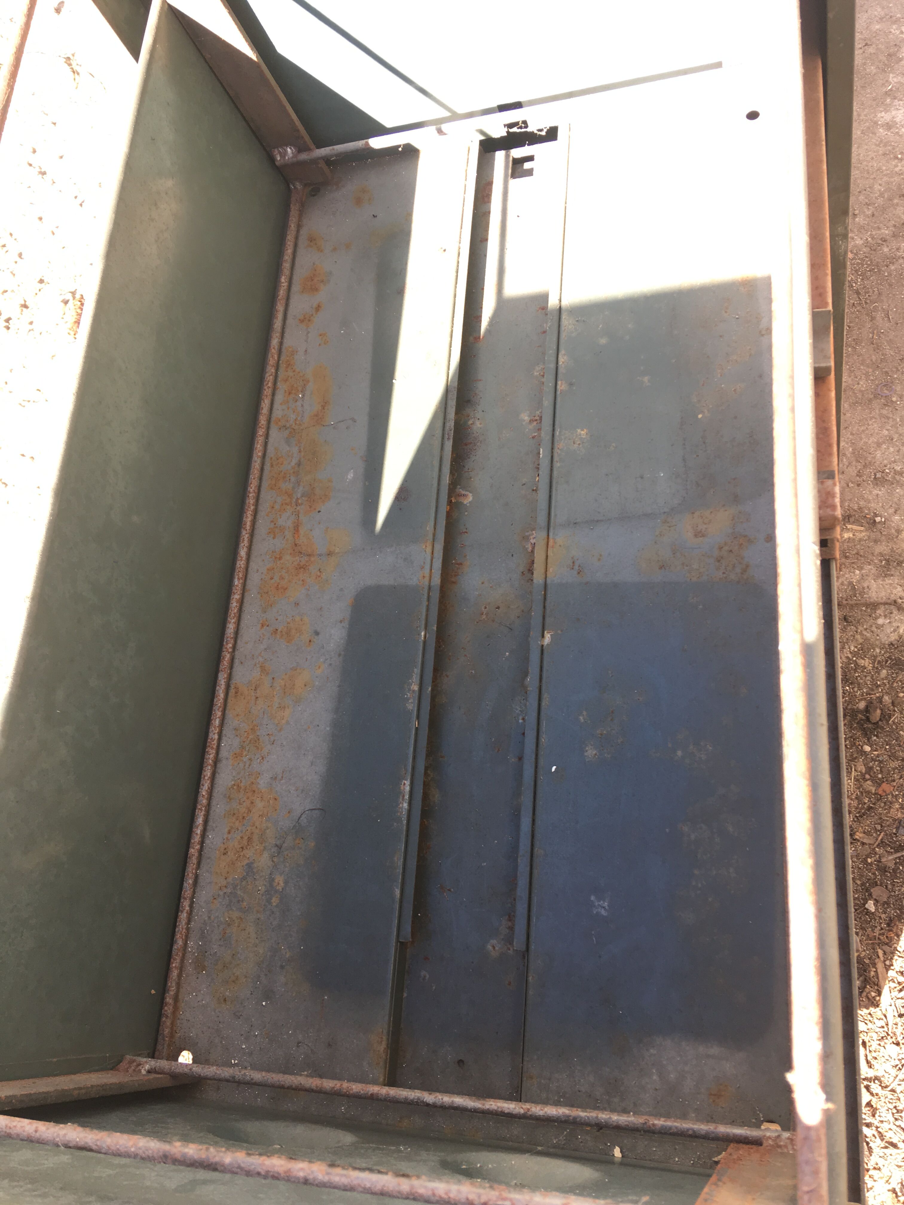 4 drawers of the 50s/60s Arianex metal furniture