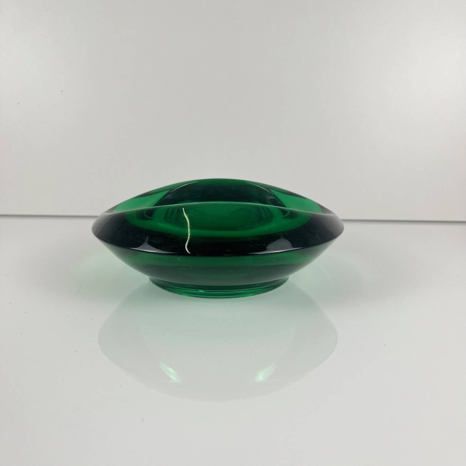 Vide poche / cendrier en verre vert, Tchéquie, 1960