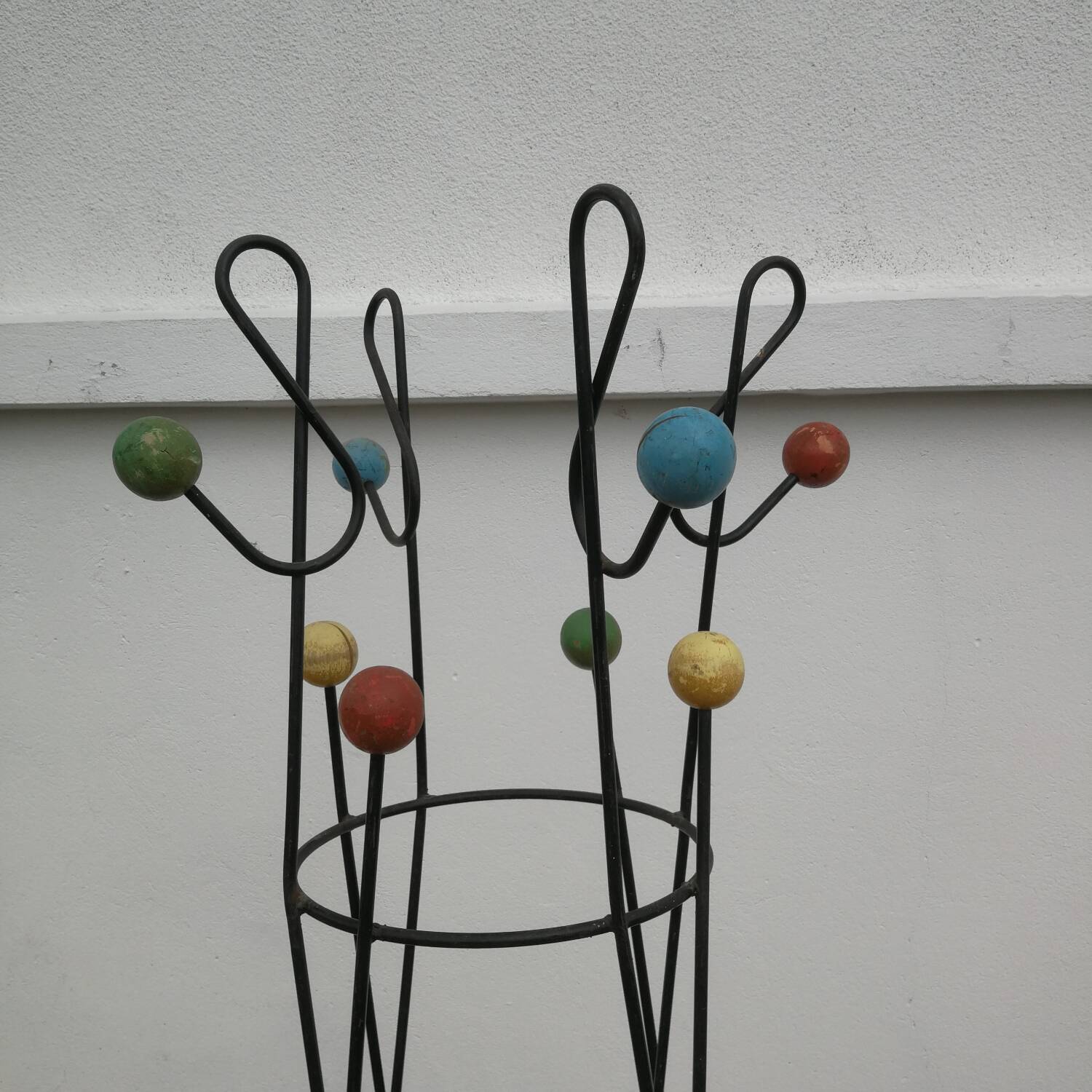 Vintage steel coat rack and wooden ball, treble clef model from the 50s,