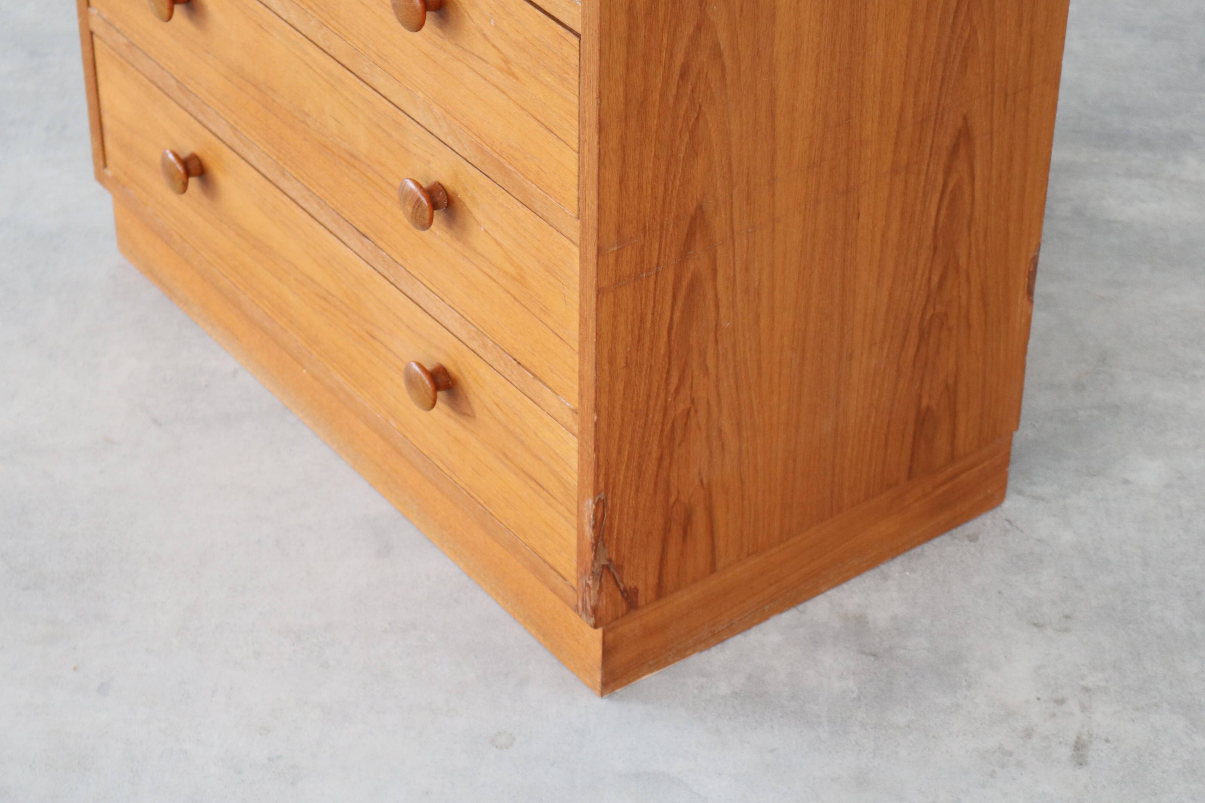 vintage chest of drawers | cabinet | teak | 1960s
