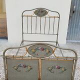 Lit en fonte décorées de fleurs époque 19ème