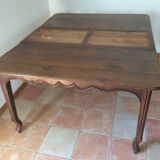Expandable oak farm table. Late 19th.