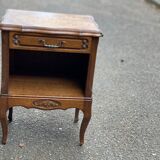 Table de chevet Louis XV en bois avec tiroir et niche