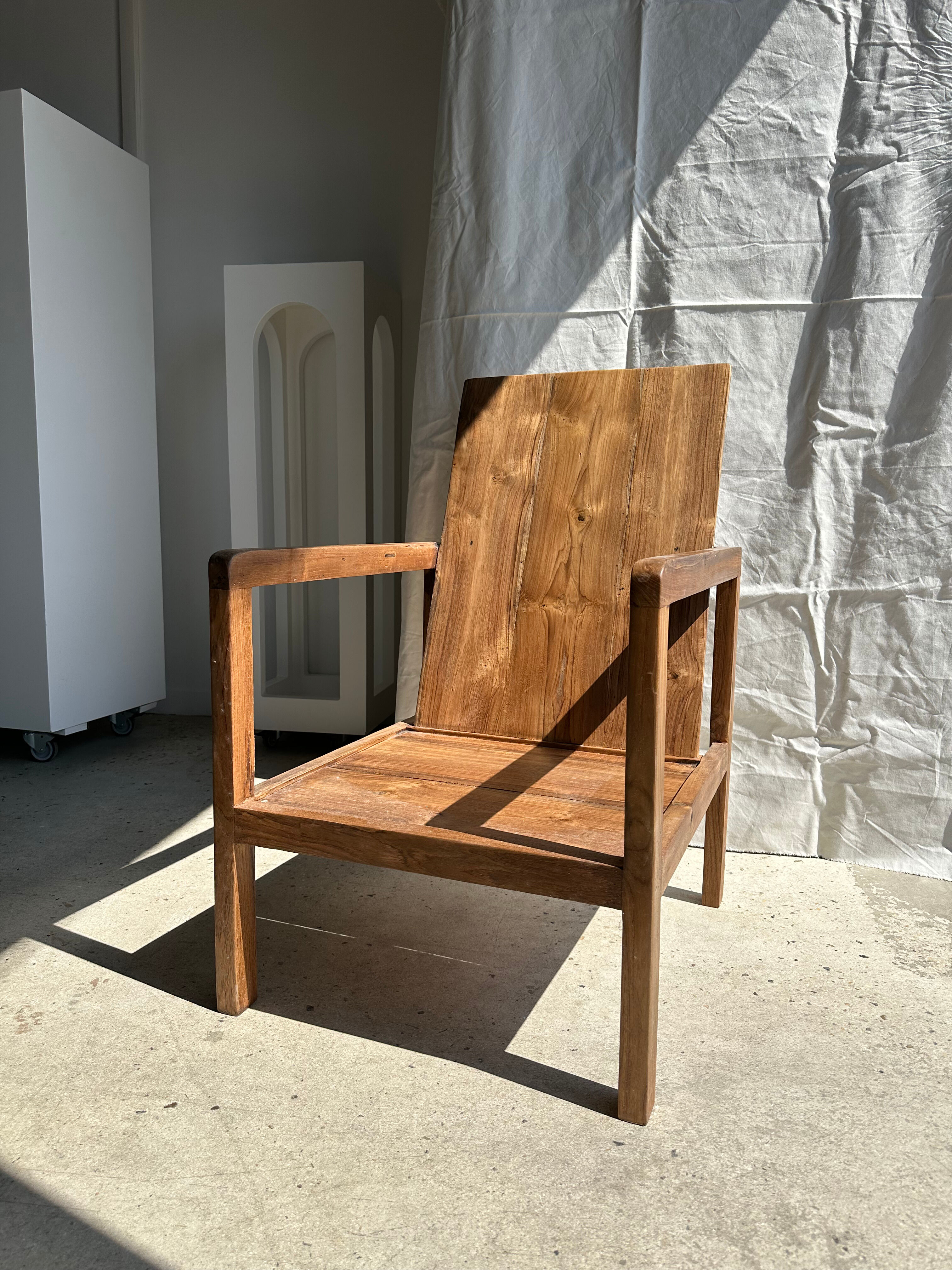 Armchair in natural wood (teak) minimalist design