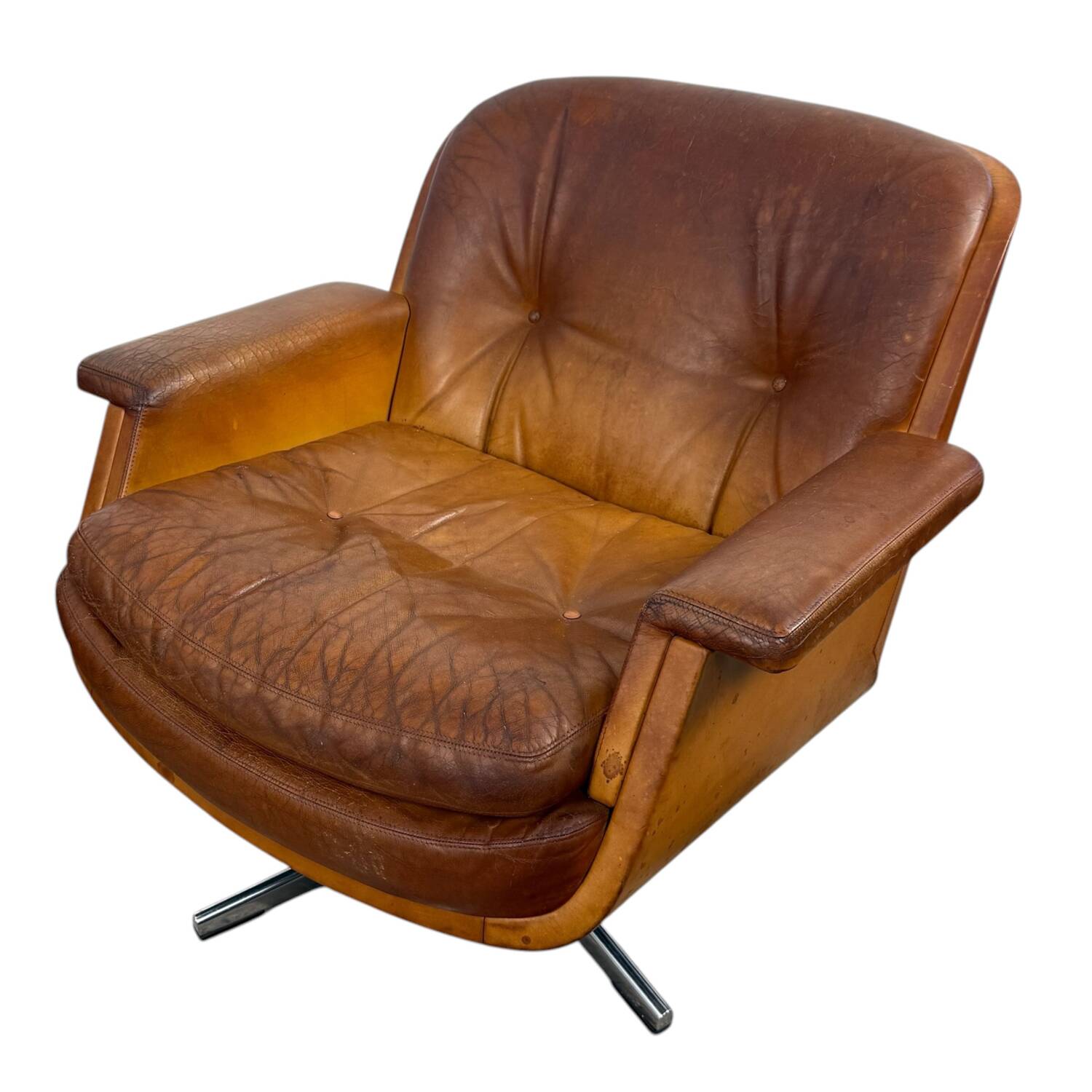 Paire de fauteuils pivotants vintage en cuir cognac par Eugen Schmidt