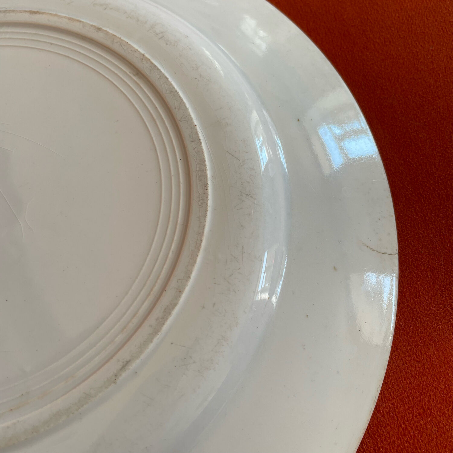 Serving dish in Iron Earth. Debray model institution Guadeloupe