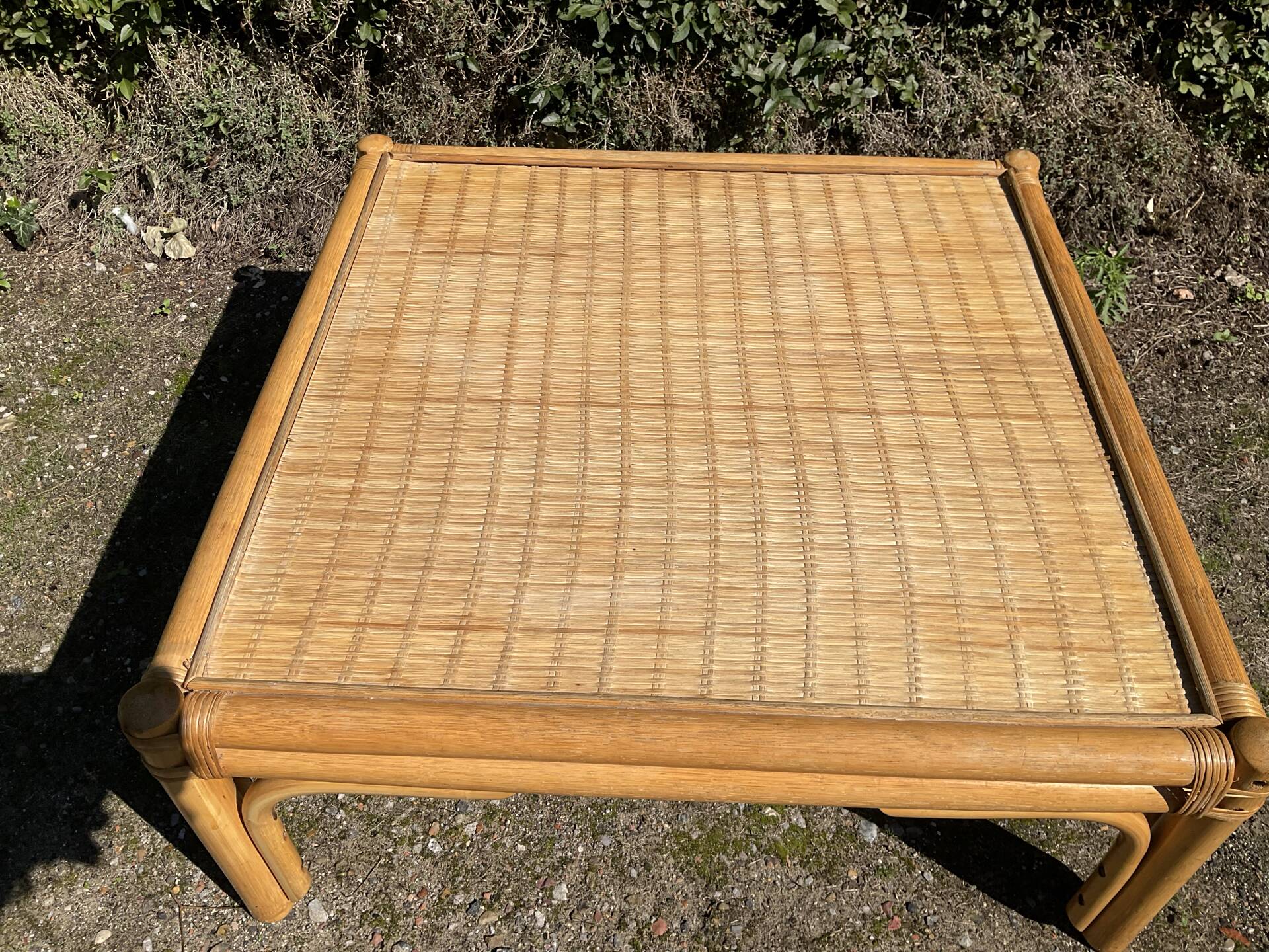 Table basse carrée en bois et rotin, années 70
