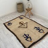 Handcrafted Moroccan Berber carpet 190 x 120 CM