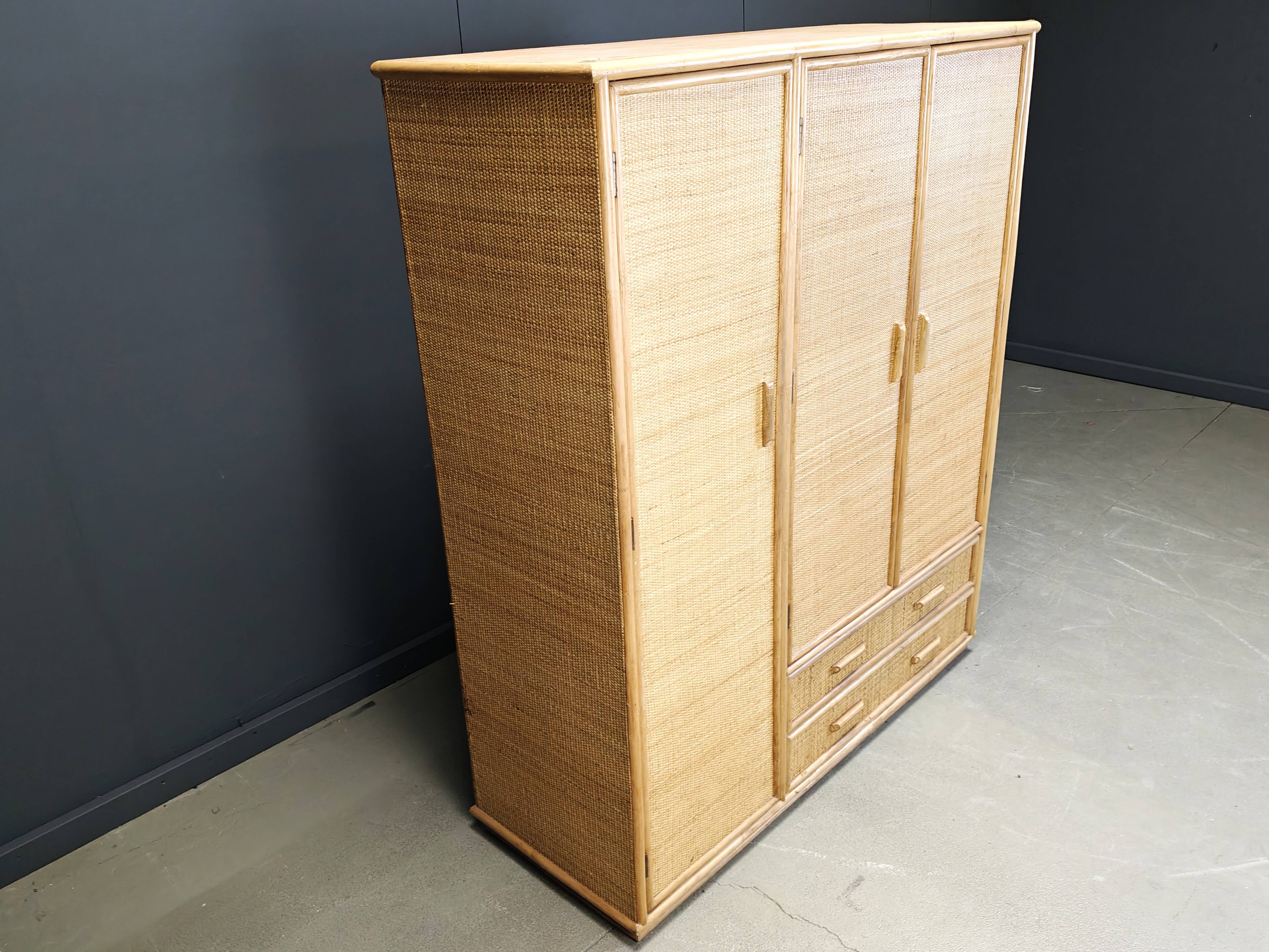 Armoire vintage italienne en rotin et bambou, années 1960