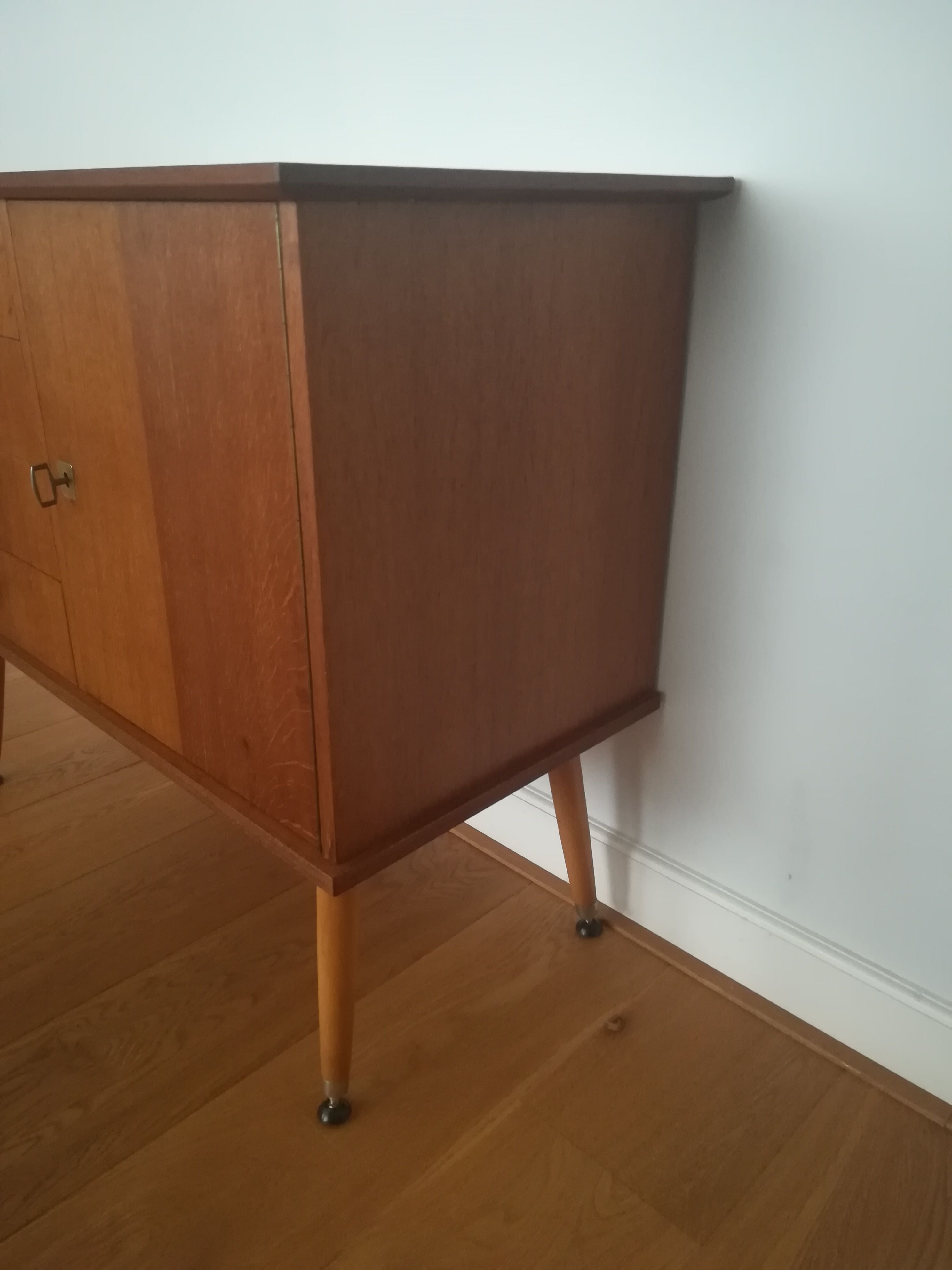 Sideboard / chest of drawers