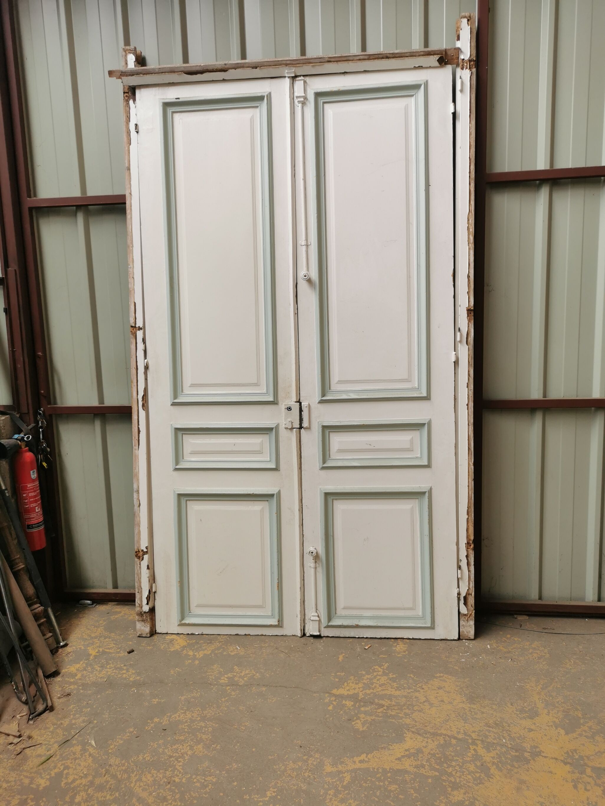Pair of old Haussmann doors 1900/1920 with built