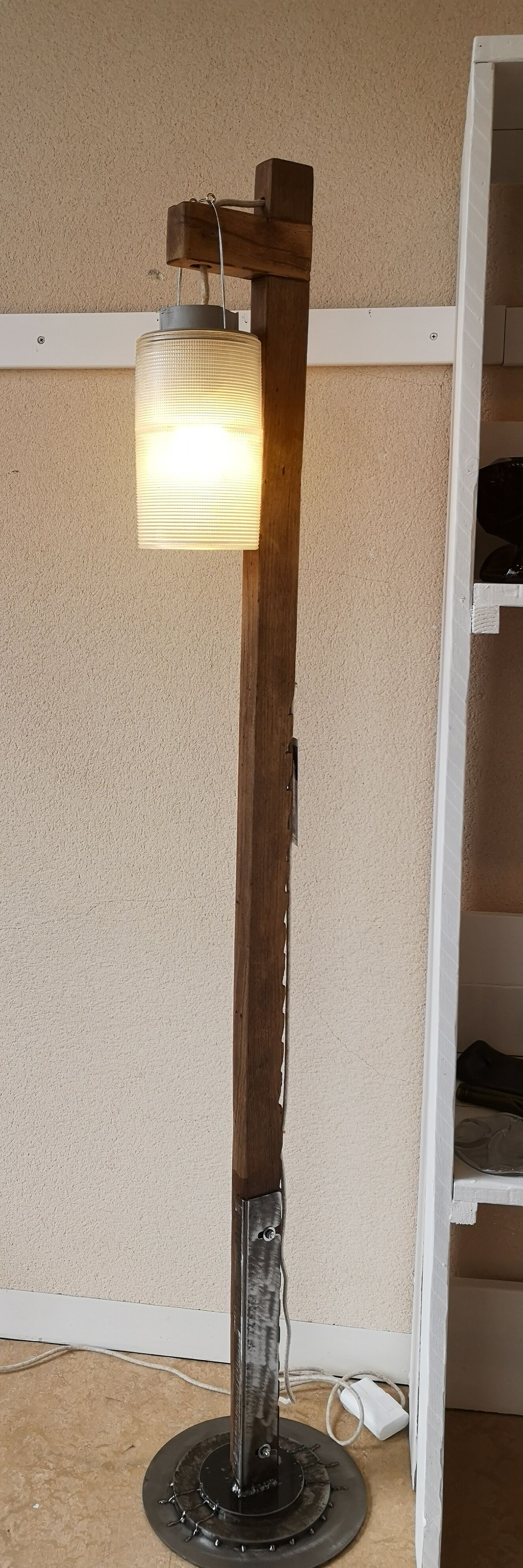 Floor lamp in wood and glass