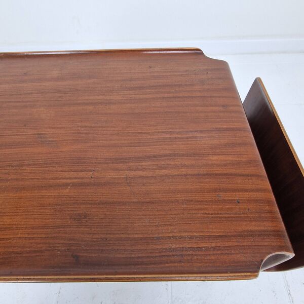 Table basse italienne moderne du milieu du siècle avec porte-revues, années 1950