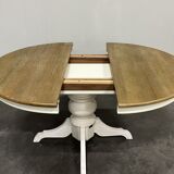 White extendable round dining table, 6/8 place settings