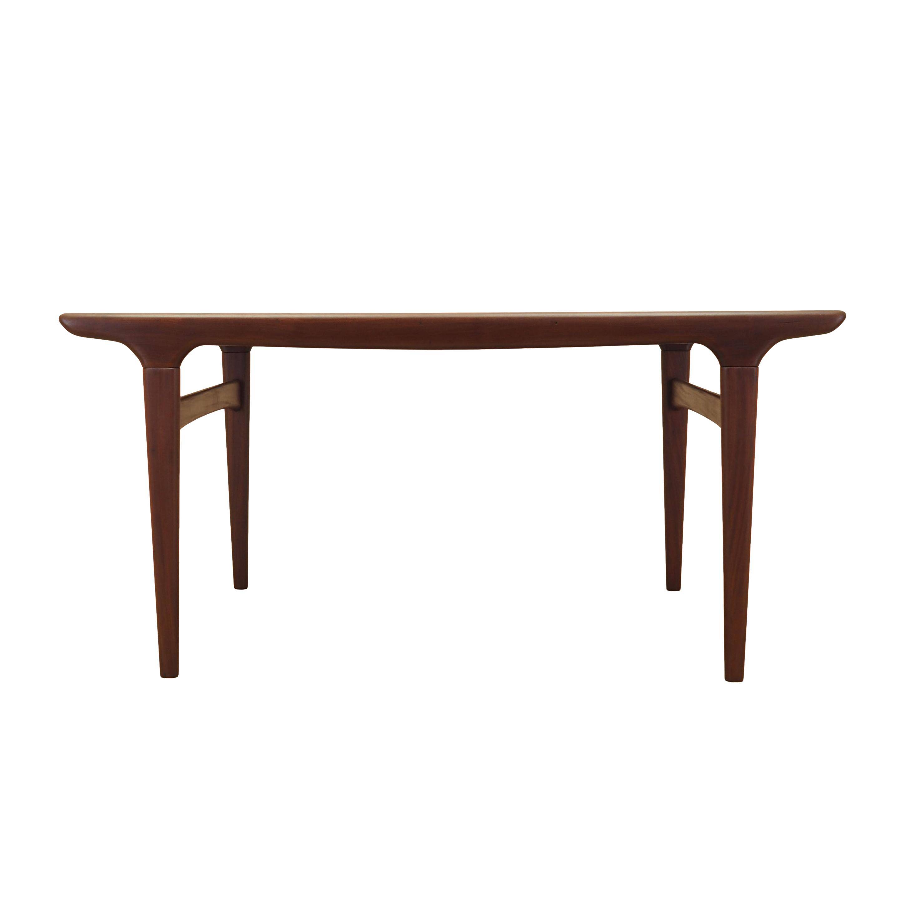 Teak table, Danish design, 1970s, designer: Johannes Andersen