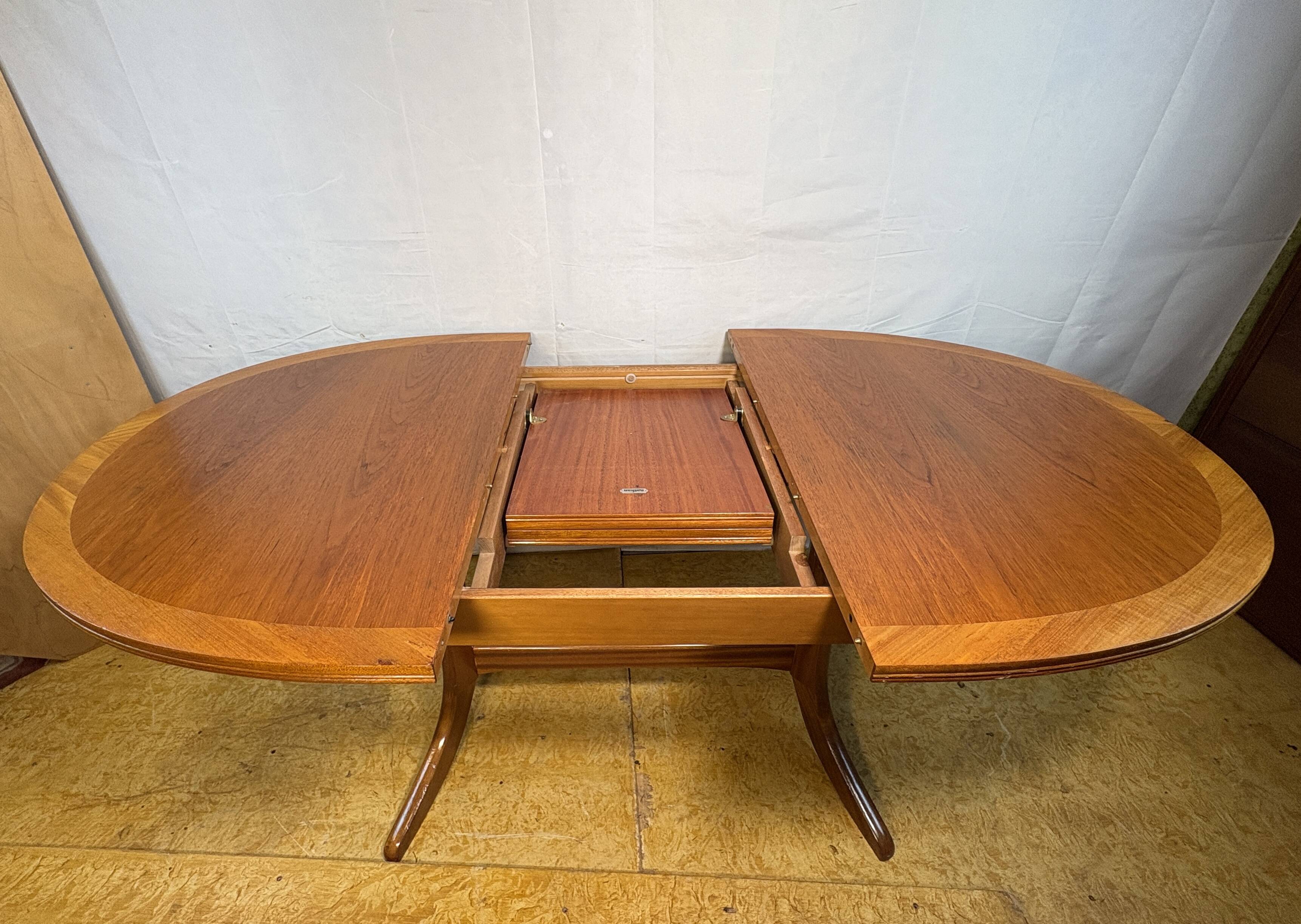 Mid-Century Retro Vintage Teak Extending Dining Table by Nathan 1960s  Seat
