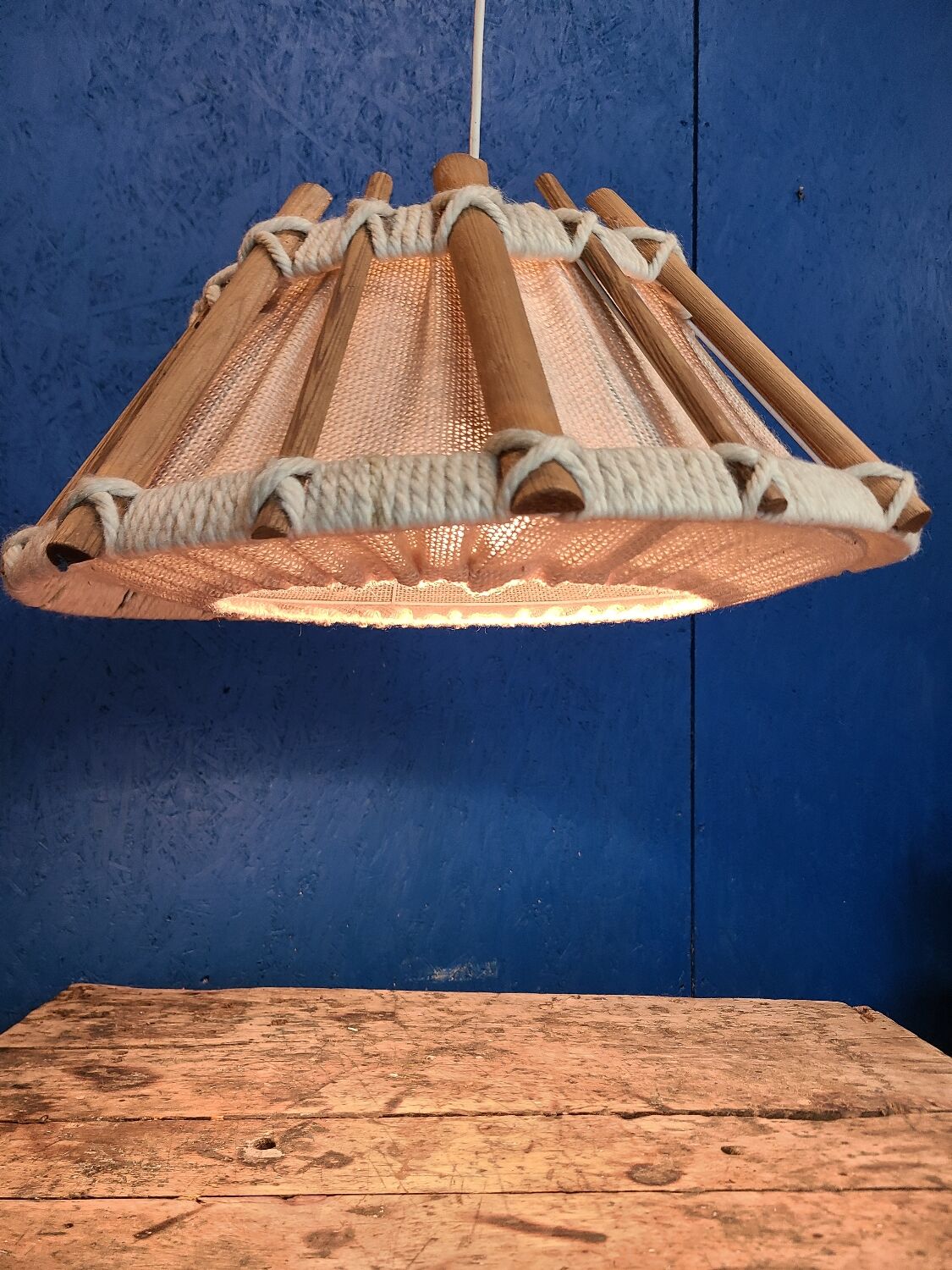 Suspension en bois et tissu, années 60