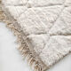 Tapis berbère marocain béni ouarain écru uni à losanges gravés 170x109cm