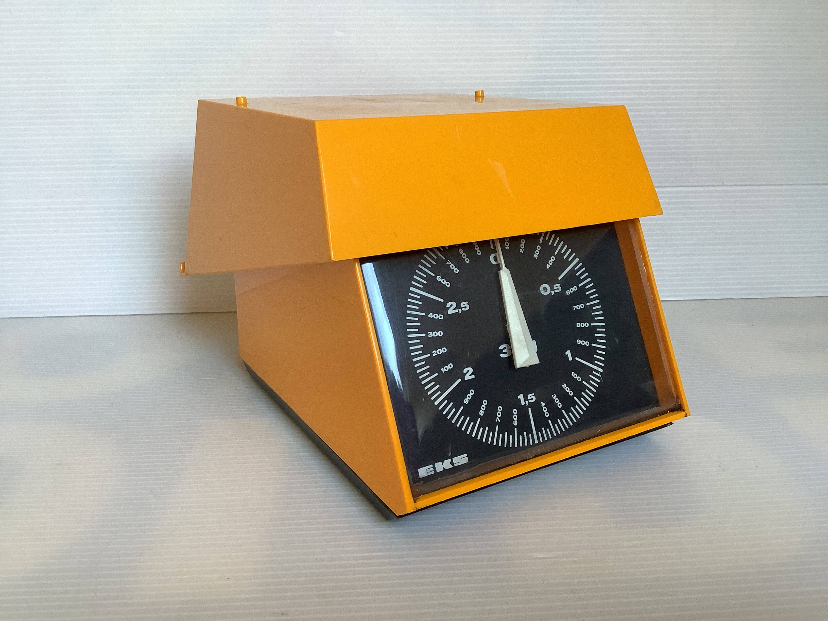 EKS scale yellow orange
