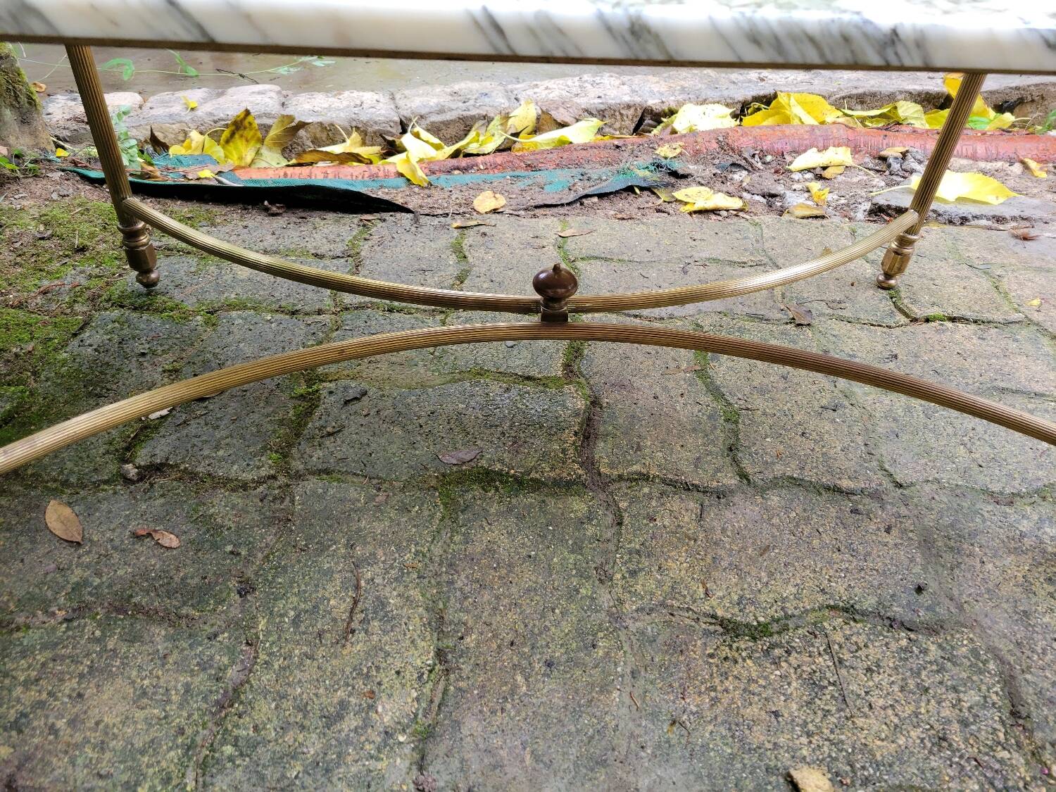 Marble and gilded bronze coffee table