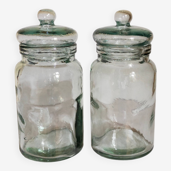 Deux bocaux en verre soufflé vintages