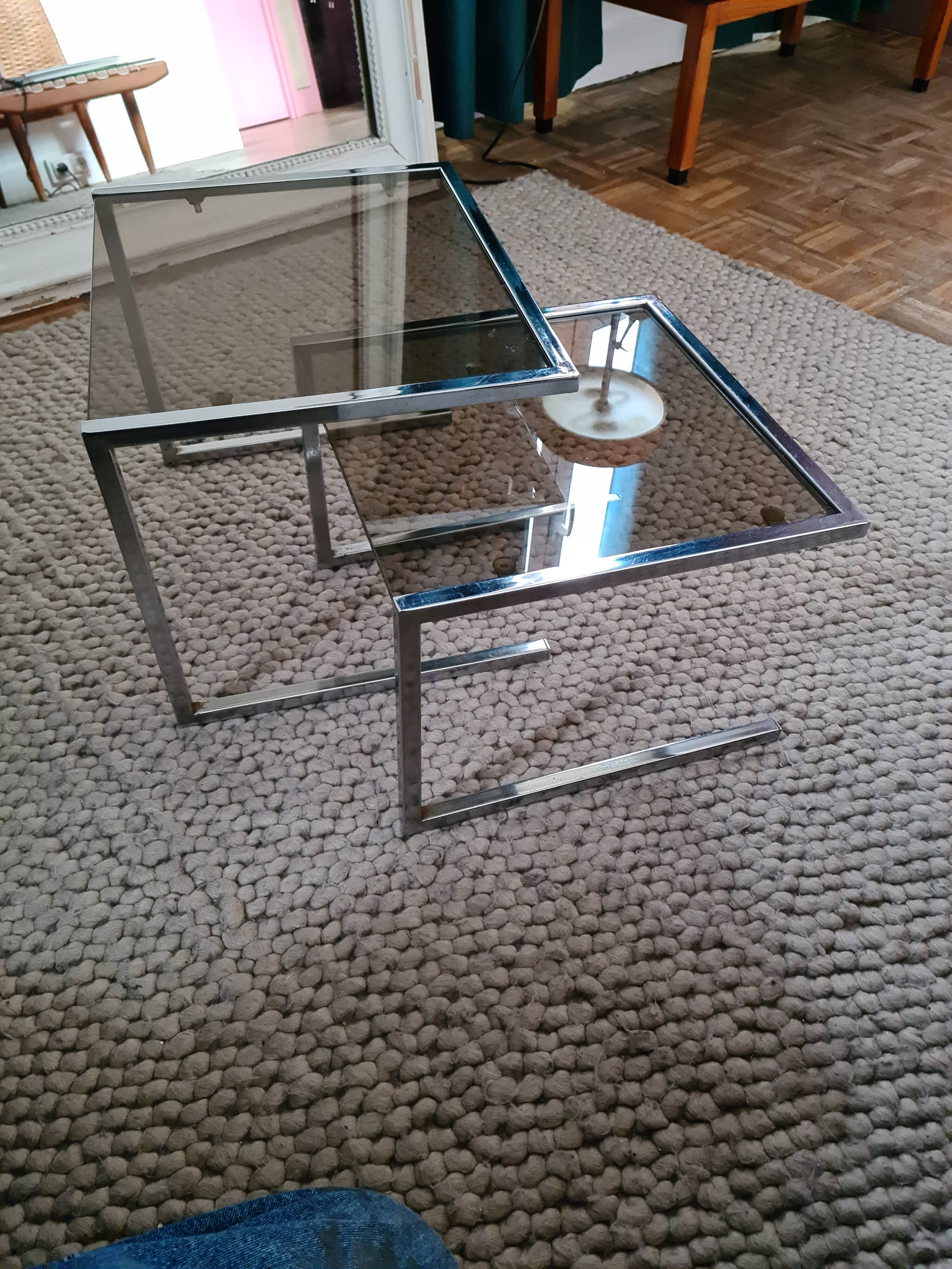 Pair of small tables gigognes