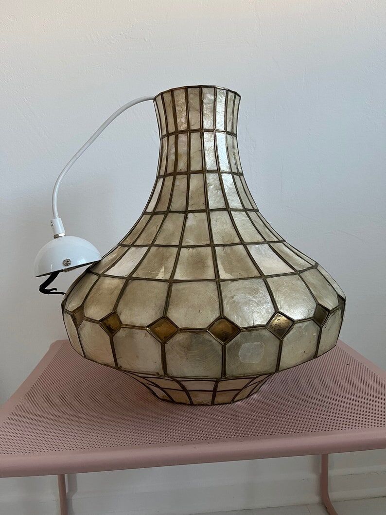 Mother-of-pearl suspension in the shape of a drop of water 70s