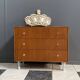 Commode en teck des années 1970 avec poignées en plexiglas.