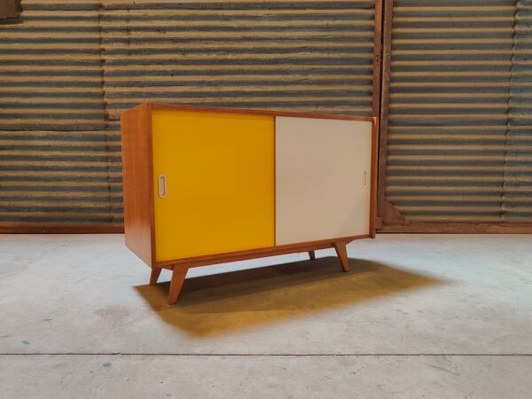 Buffet U 452 Jaune par Jiri Jiroutek pour Interier Praha 1960