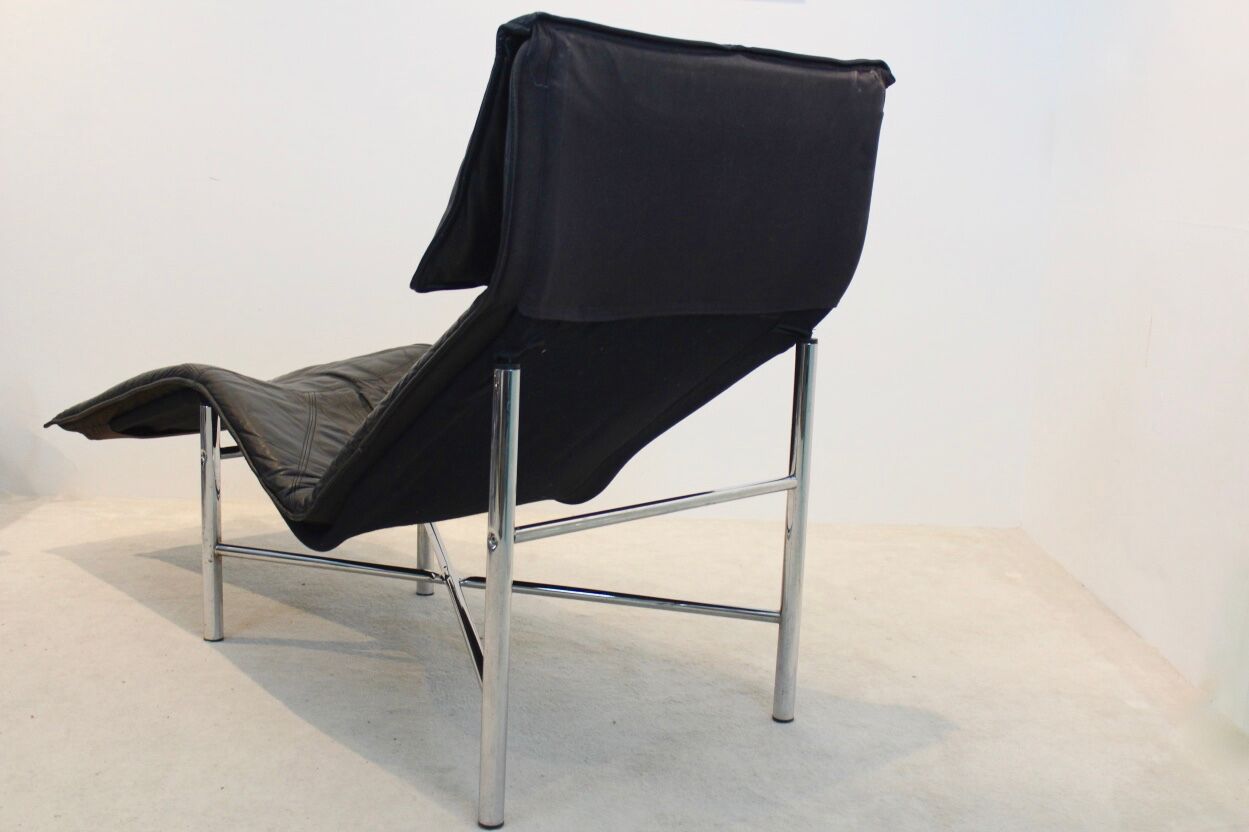 Black leather ‘skye’ chaise longue by Tord Björklund, Sweden 1970s