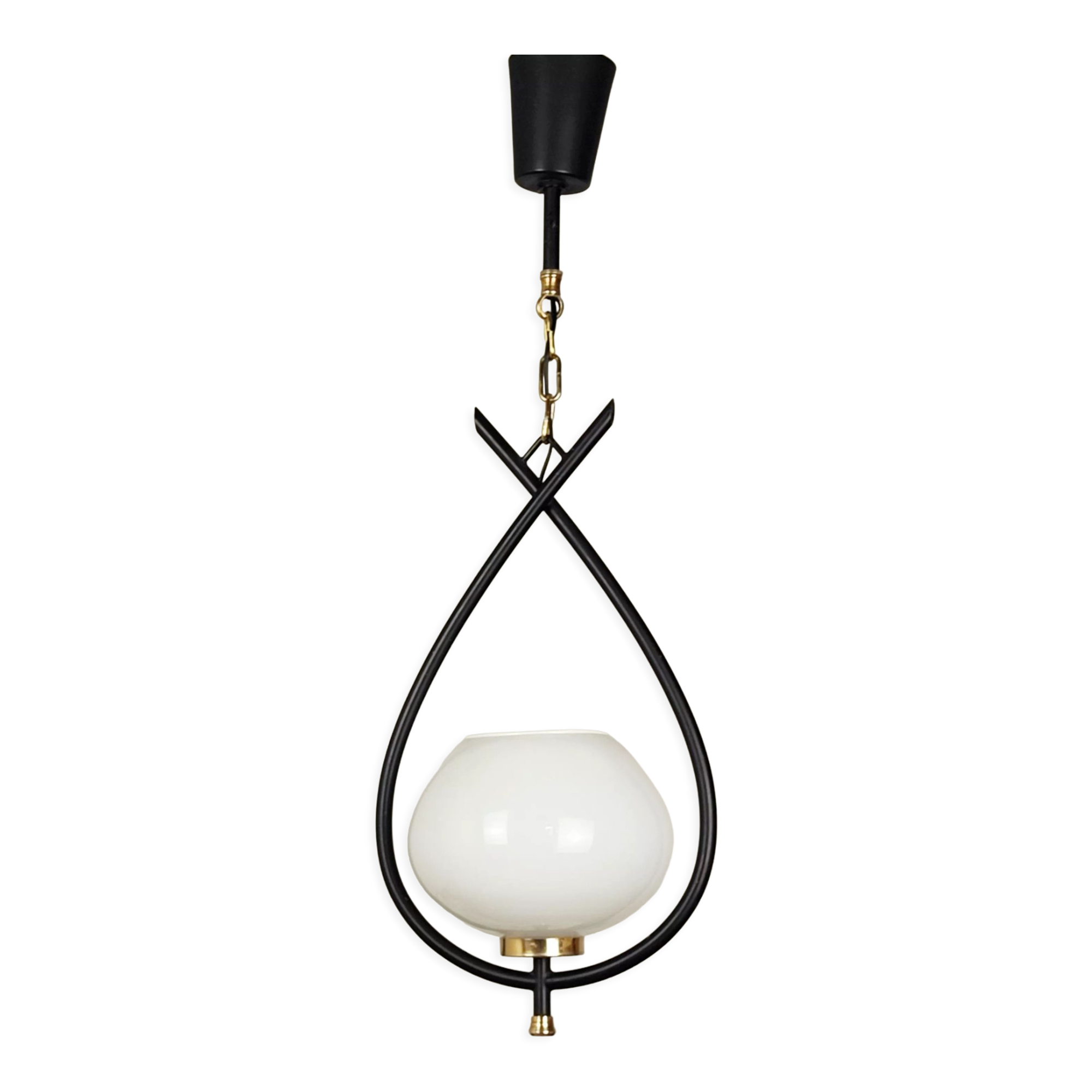 Metal and opaline suspension