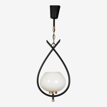 Metal and opaline suspension
