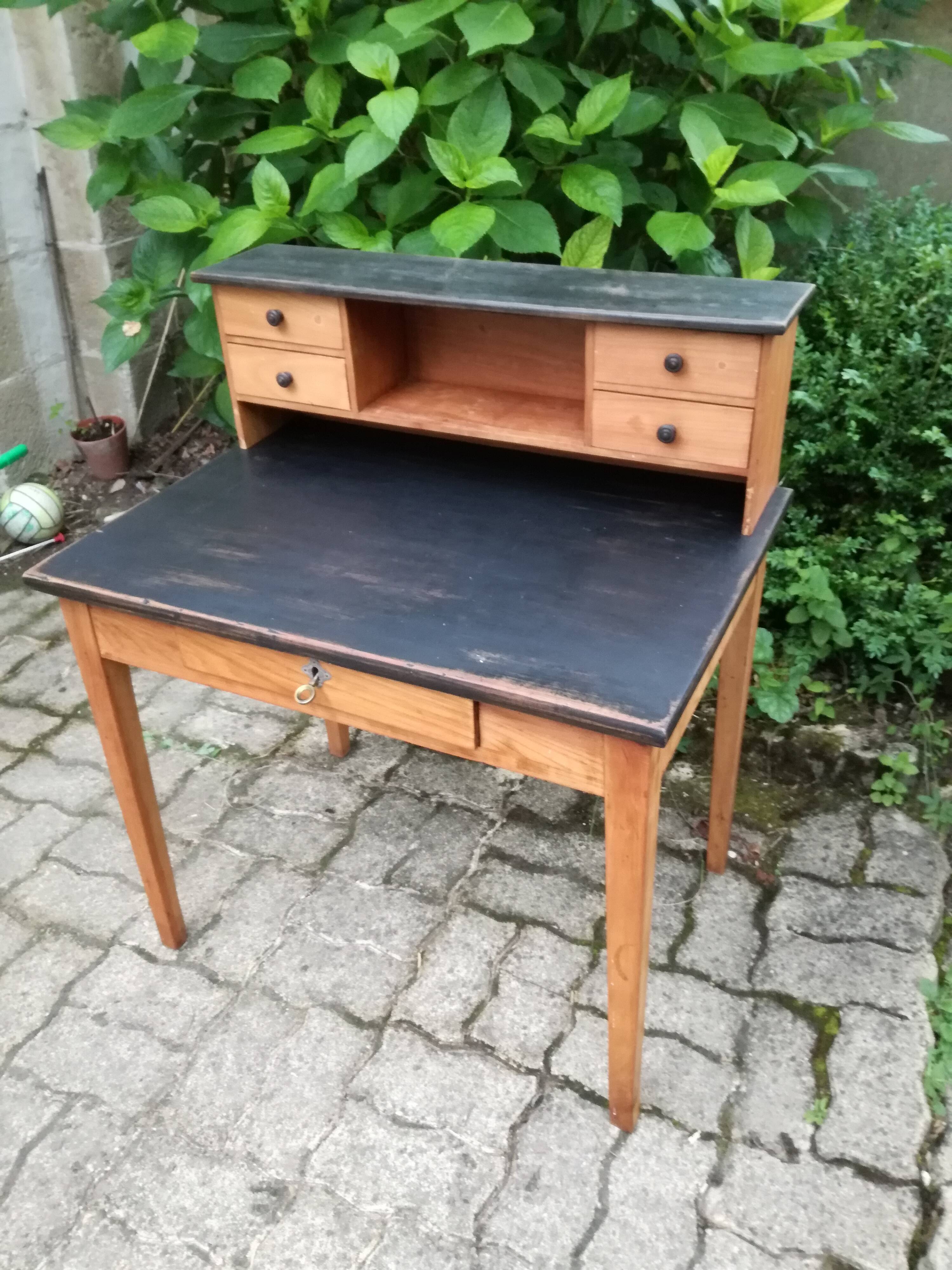 Stepped desk in fruit wood