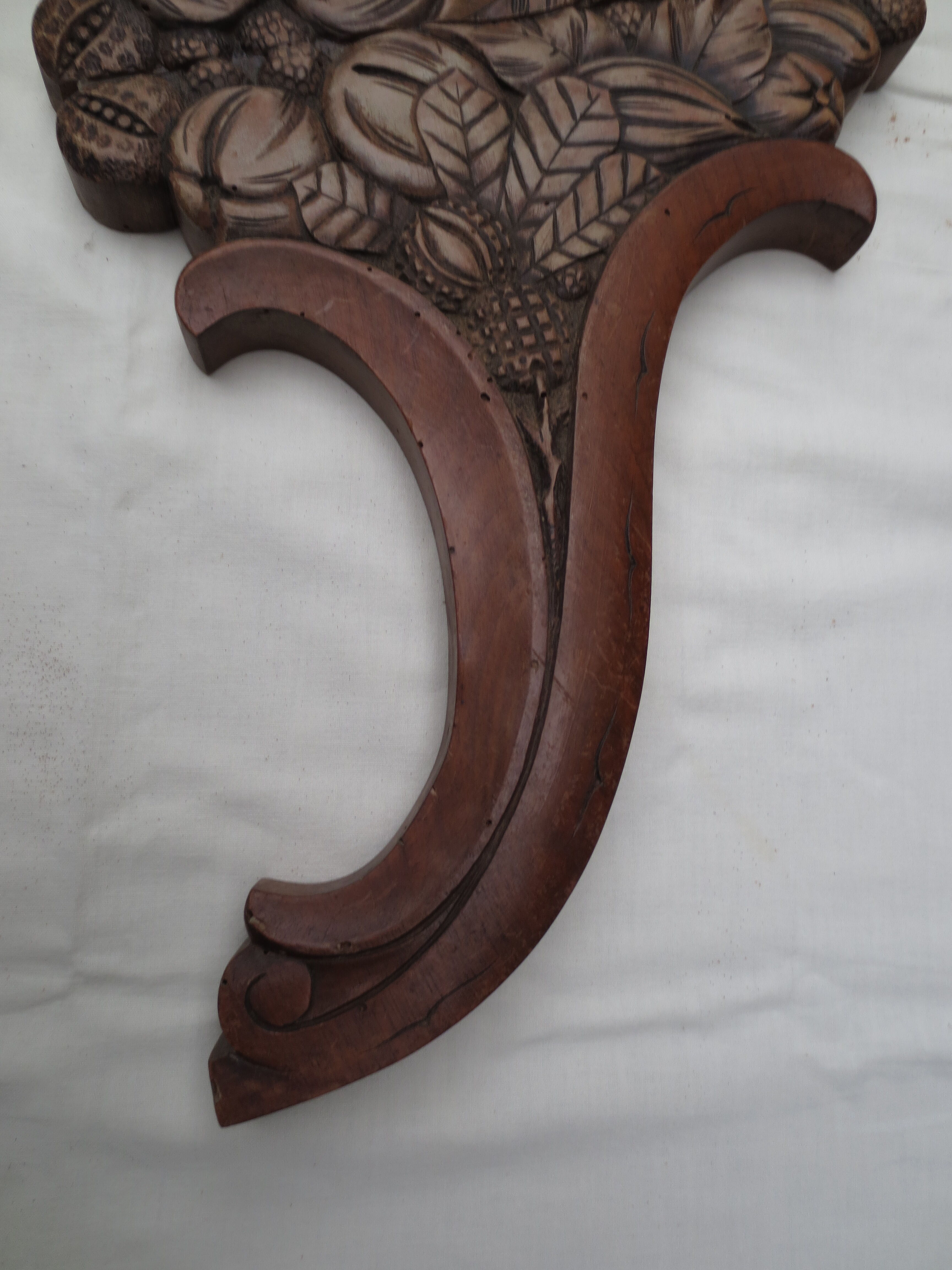 Deco wooden pediment