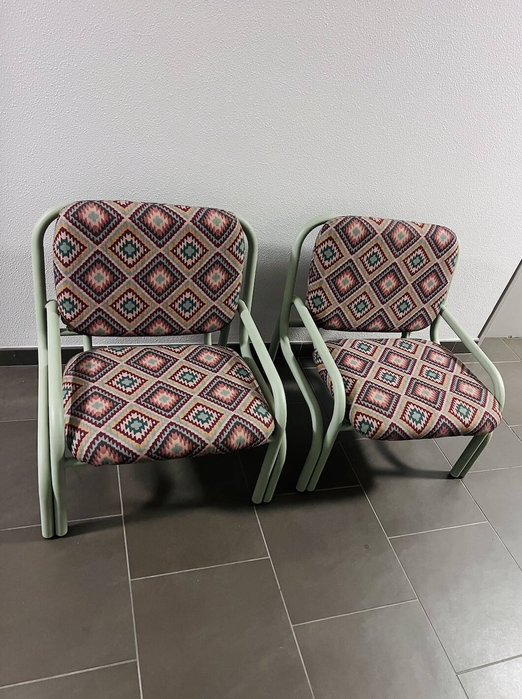 (Lot) 2 Italian armchairs from the 80s (restored)