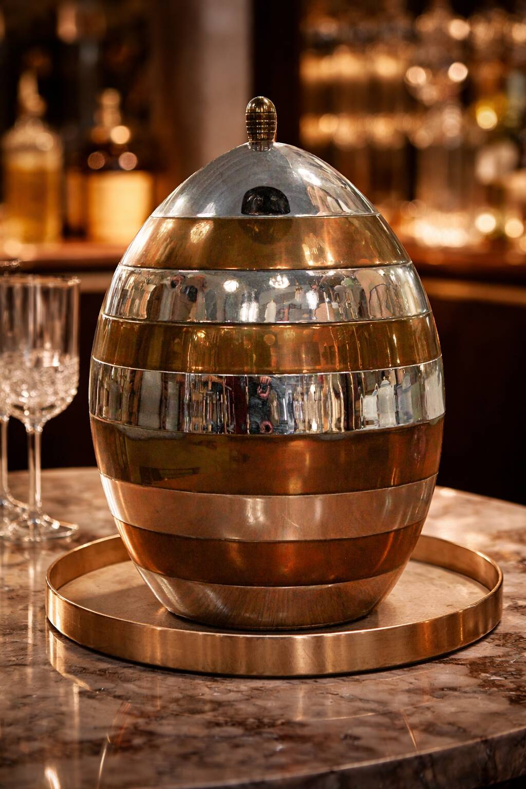 Egg-shaped ice bucket, silver and gold finish – Tommaso Barbi